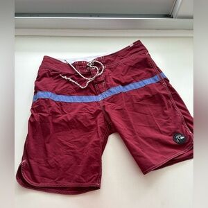 Men’s QuikSilver maroon board shorts, 32x19